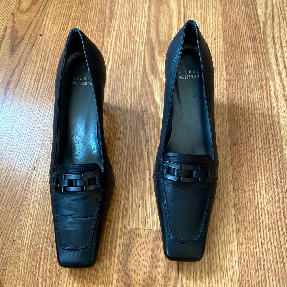 Like new Stuart weitzman 2.5” heel square toe l